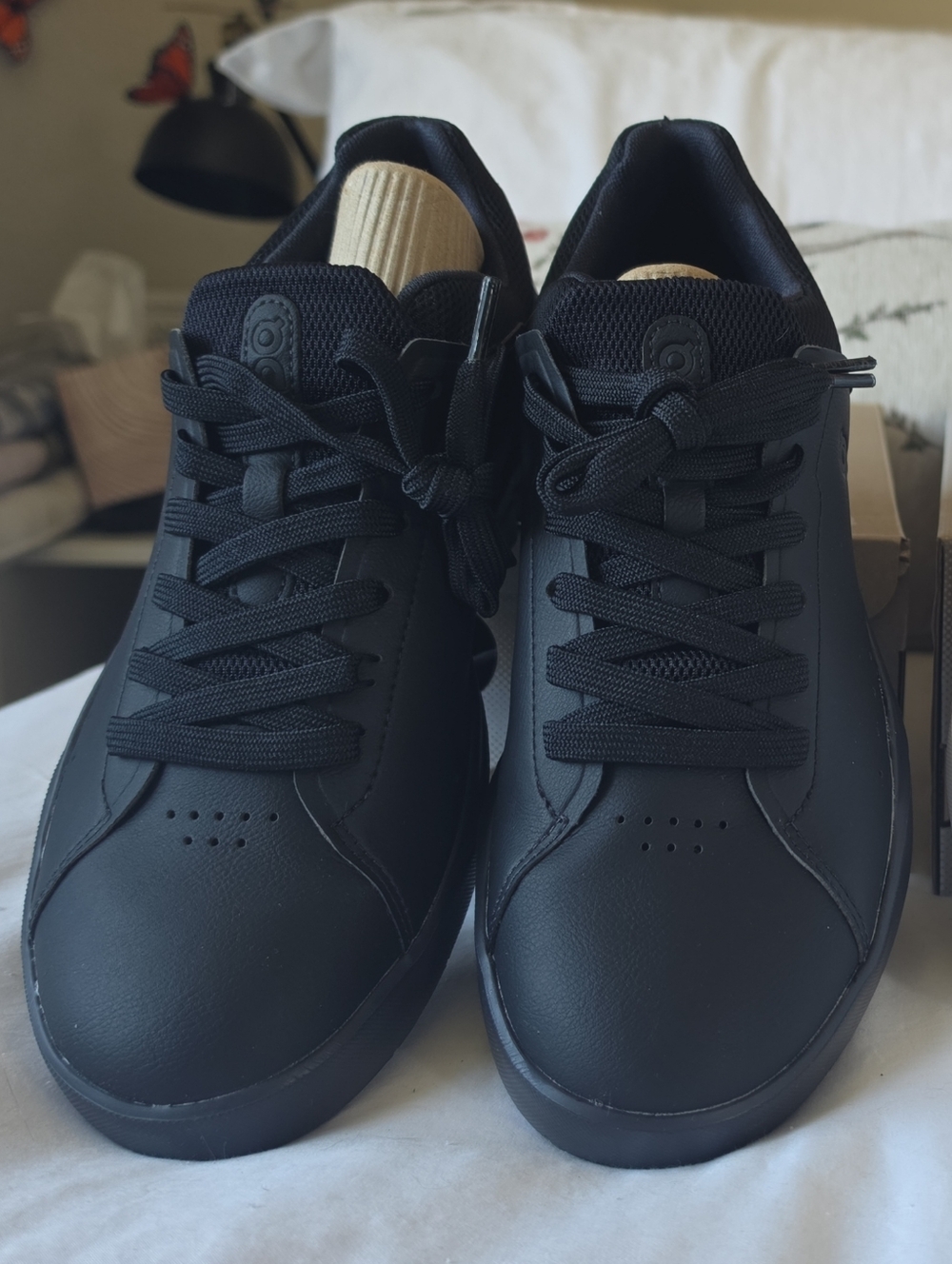 NEW On Cloud Roger Women's All Black